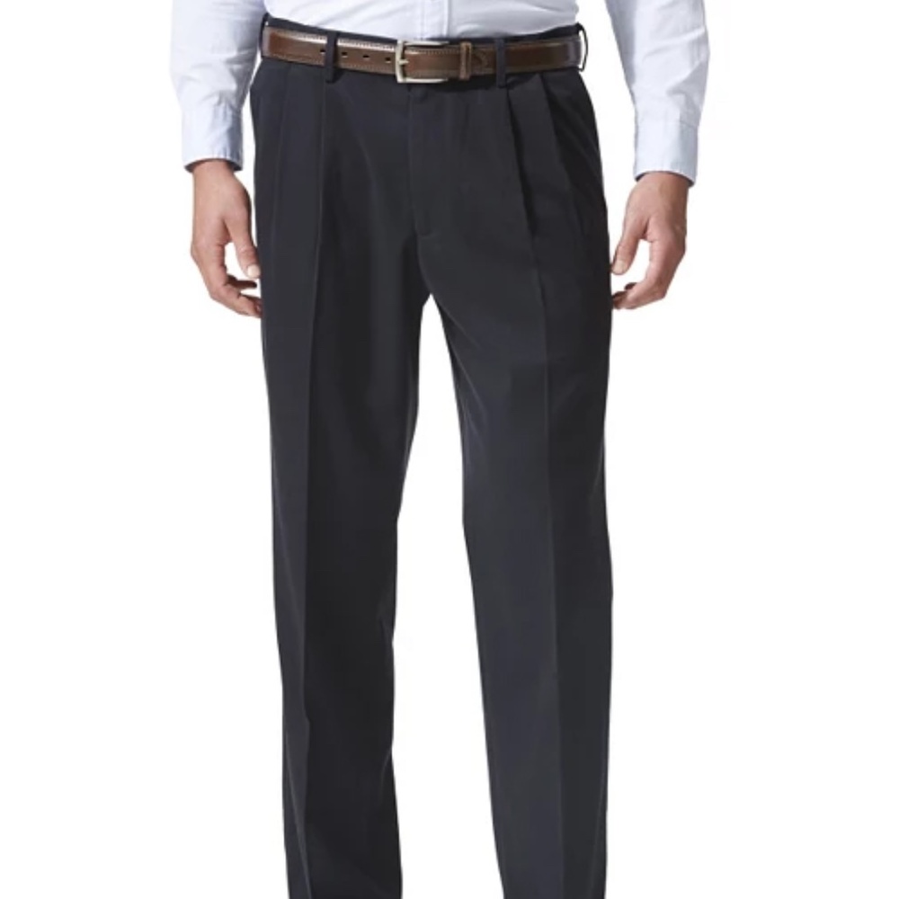 32 x 32 Dockers Relaxed Fit Comfort Stretch Pleated Pants